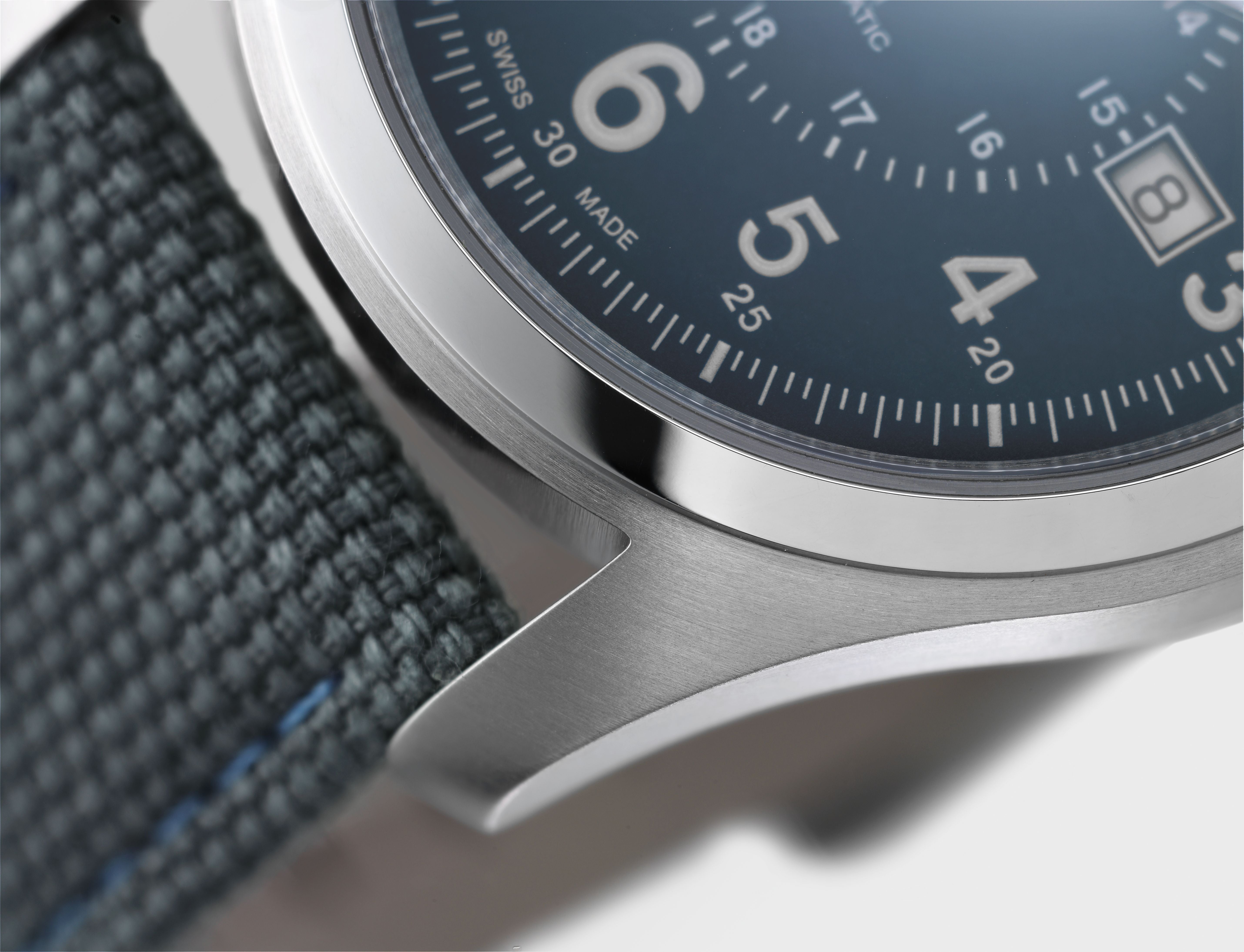 Hamilton - Khaki Field Auto 42mm Blue / Grey Canvas