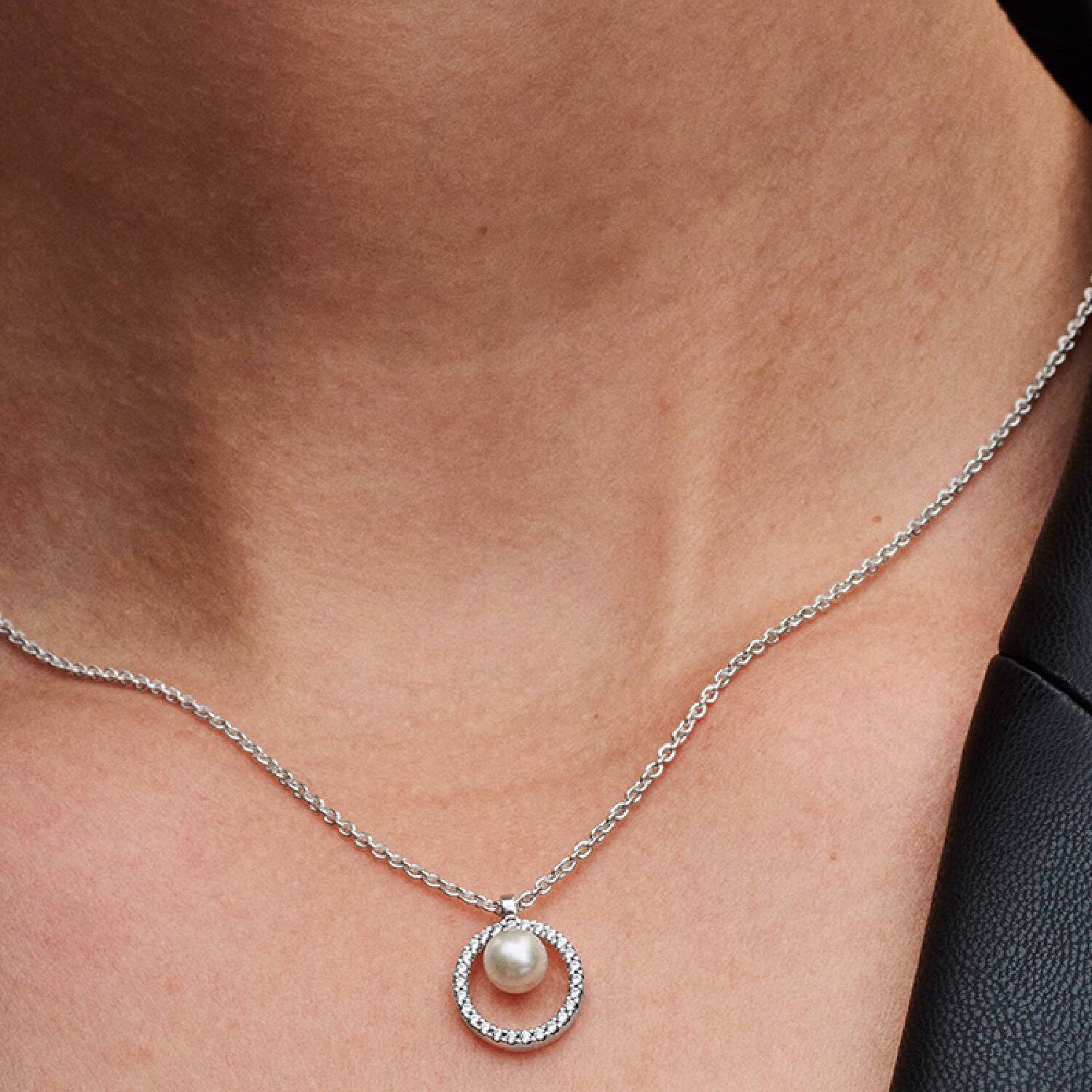 Pandora - Collana con Perla d'Acqua Dolce Coltivata e Pavè Argento