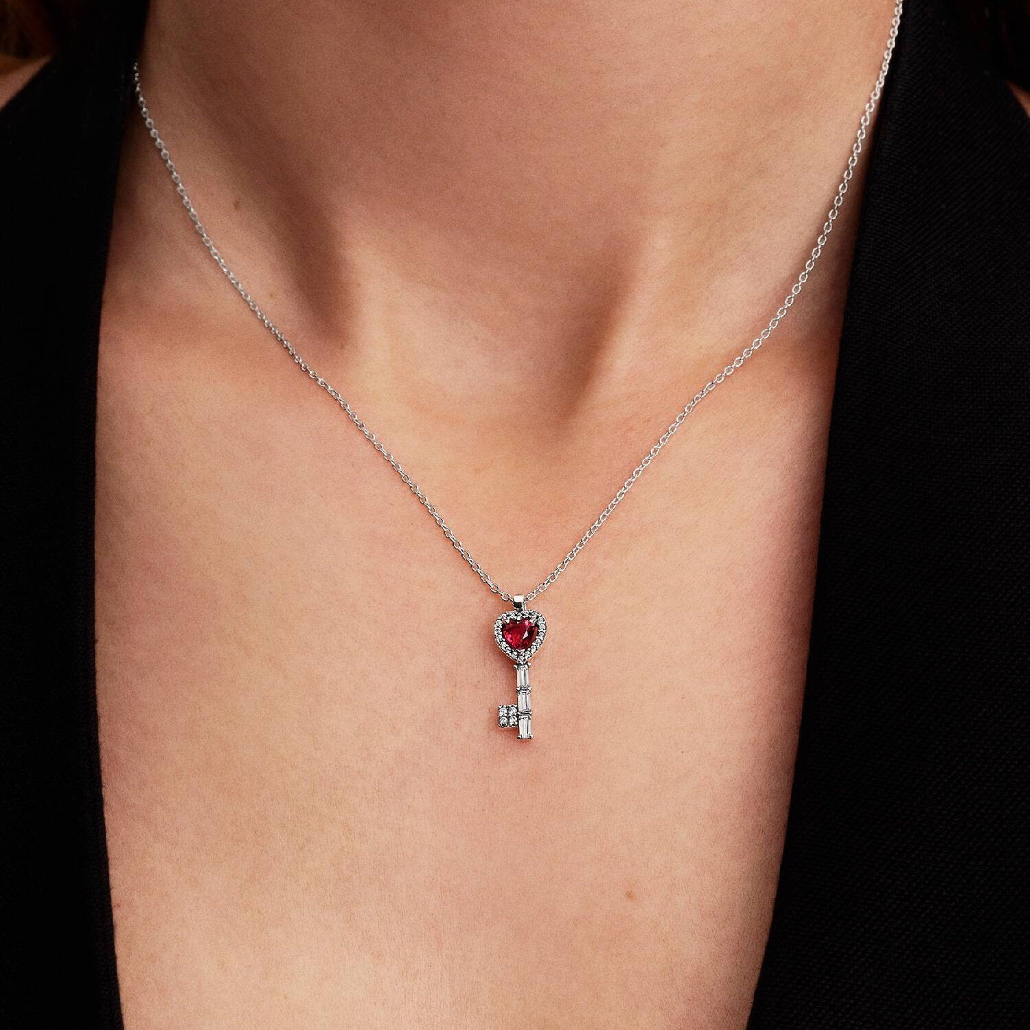 Pandora - Collana Chiave con Cuore Rosso